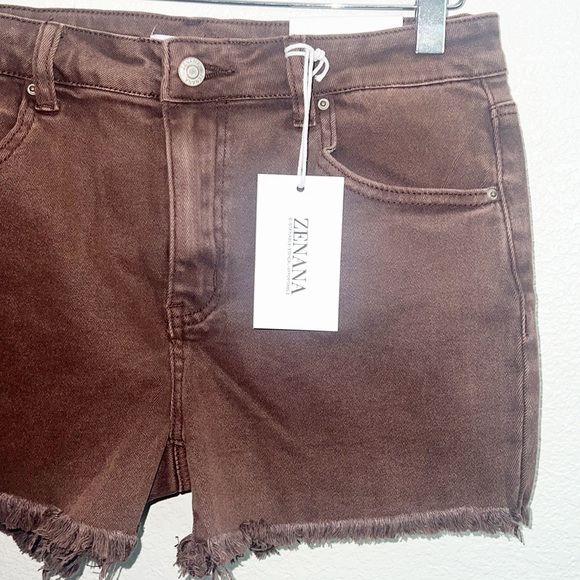 Zenana Mahogany Frayed Cutoff Hem Jean Shorts - Picture 2 of 10